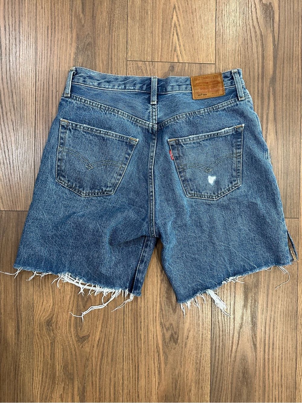 Levi’s 501 90s Distressed Denim Shorts - Picture 2 of 6